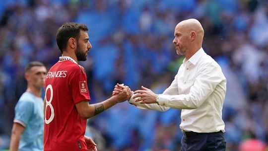 Ten Hag justifica escolha de Bruno Fernandes para capitão