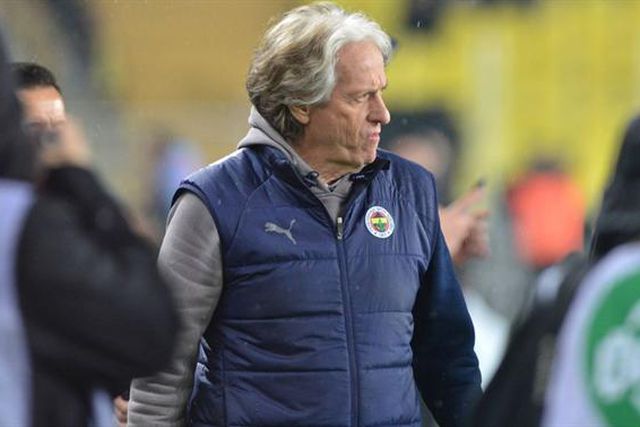 Oficial: Jorge Jesus de saída