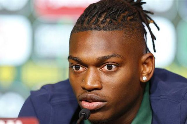 Rafael Leão fala da renovação com o Milan e da hipótese Taremi