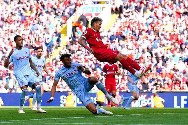 No último jogo em Anfield, Firmino mantém Liverpool a sonhar com a Champions