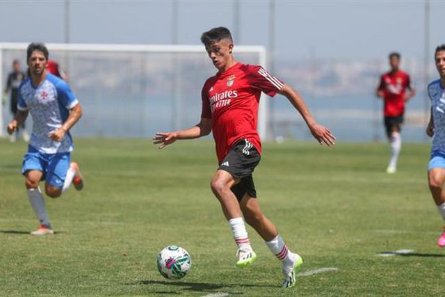 Benfica B perde amigável com Belenenses