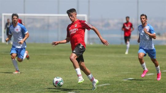 Benfica B perde amigável com Belenenses