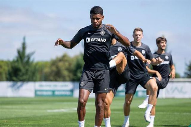 Regresso a Alcochete para afinar Cinco Violinos