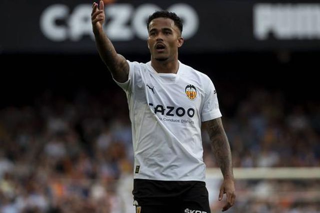 Agridem namorada de Justin Kluivert em assalto violento a casa