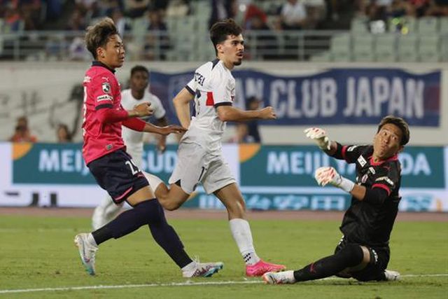 Calcanhar de Ekitike e golo de Vitinha (vídeo)