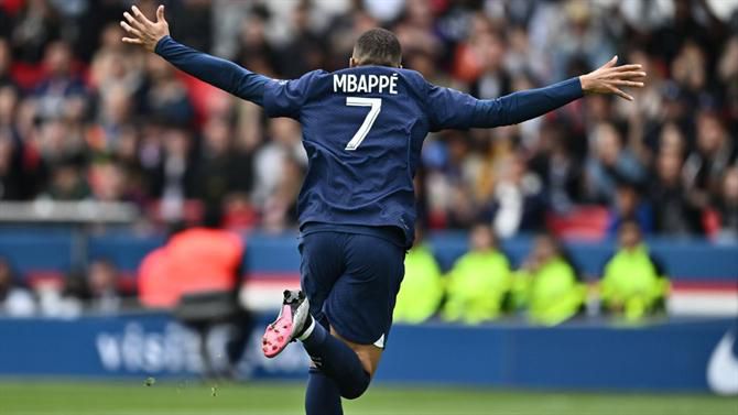 PSG regressa a França, mas situação de Mbappé não se deve alterar