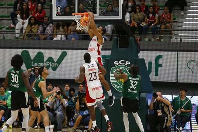 Benfica dá 'cabaz' ao Sporting no João Rocha!