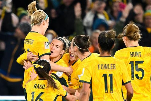 Austrália sofre mas vence estreante Irlanda