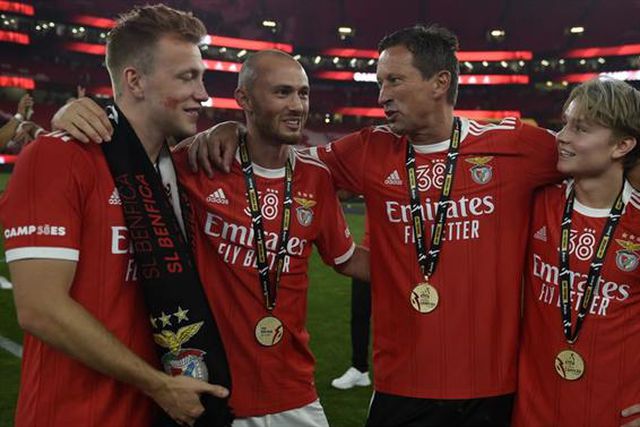 Schjelderup e Tengstedt à procura de espaço