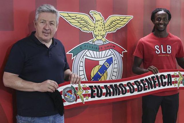 «É um motivo de orgulho continuar a representar o Benfica»