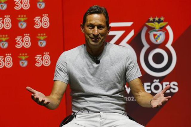 Roger Schmidt trocou mensagens com Enzo: «Disse-lhe que este título também lhe pertence»