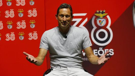 Roger Schmidt trocou mensagens com Enzo: «Disse-lhe que este título também lhe pertence»