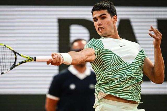 Roland-Garros: ‘Furacão’ Alcaraz marca meia-final com Djokovic