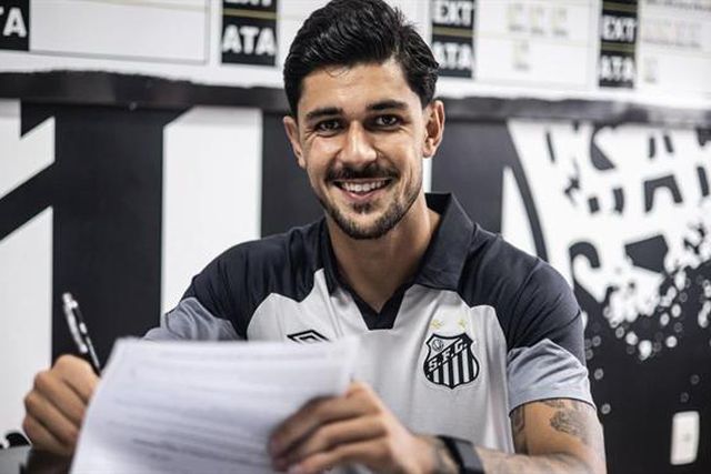 Oficial: João Basso no Santos com Arouca no coração