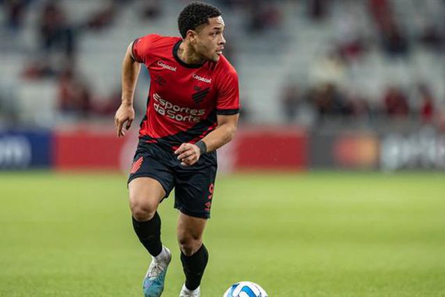 Vítor Roque a caminho