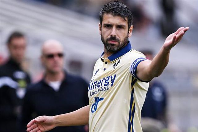 Miguel Veloso celebra permanência: «Agora é começar do zero»