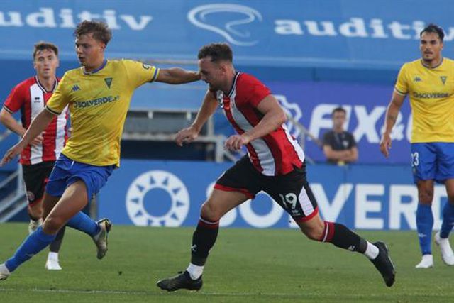 Empate sem golos na apresentação aos sócios