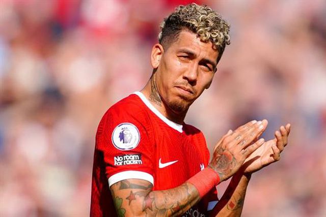 Firmino oferece 200 prendas na despedida! (vídeo)