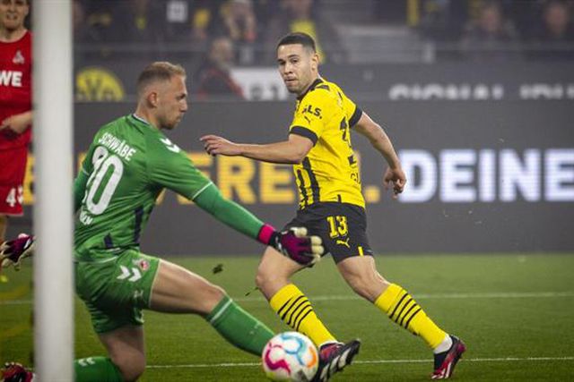 Oficial: Raphael Guerreiro é reforço!