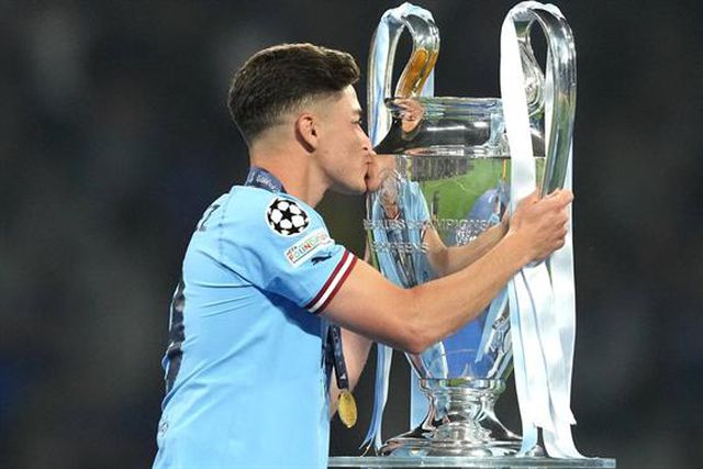 Julián Álvarez alcança duas marcas históricas