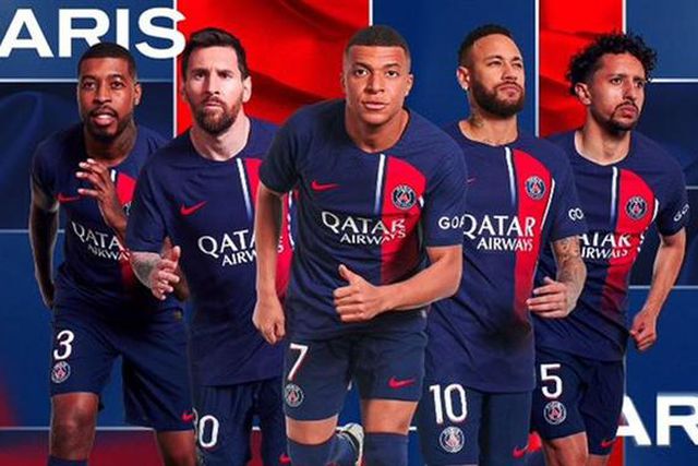 Messi e Neymar na apresentação dos novos equipamentos (vídeo)