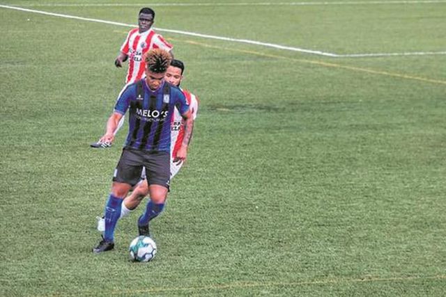Jogador do Luzense luta pela vida depois de chocar contra muro durante um jogo