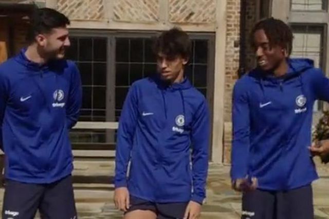 Hilariante: Colegas de equipa ‘gozam’ com João Félix (vídeo)