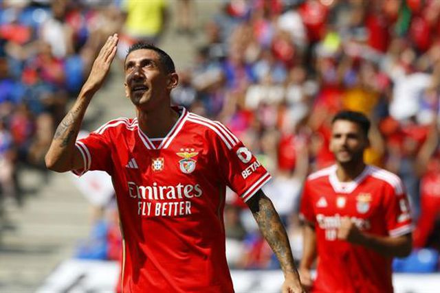 Os onzes de Benfica e Al Nassr