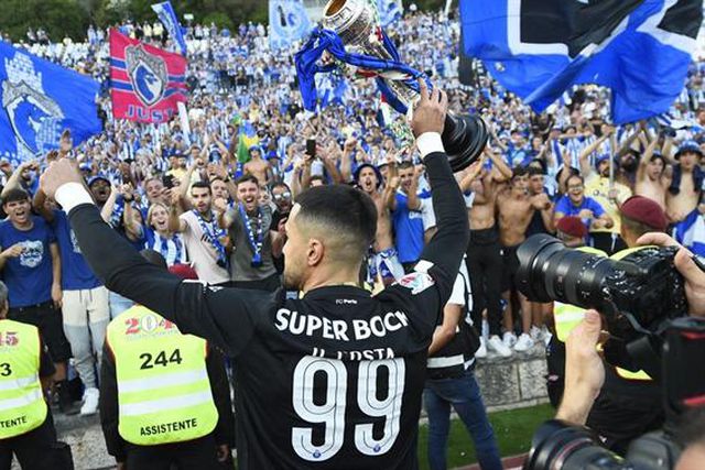 Sobre interesse do Man. United: Diogo Costa dá a mesma resposta de Benzema