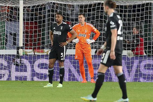 Juve humilhada em Empoli após subtração de dez pontos (veja os golos)