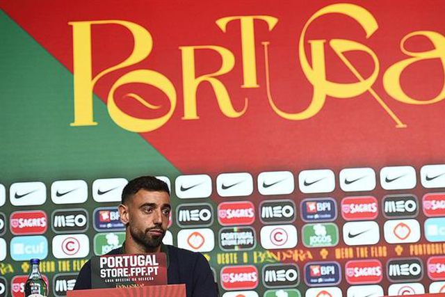 Bruno Fernandes sem clubismos: «É claro que felicitei Rúben Dias e Bernardo Silva»