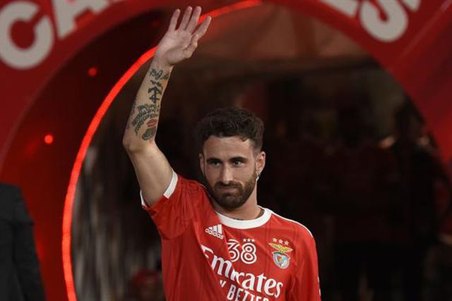 A única frase de Rafa: «O Neres é o maior!»