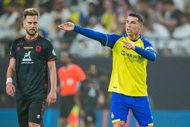 Ronaldo fora do melhor onze da época