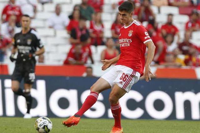 António Silva em GRANDE ENTREVISTA para ver à meia-noite