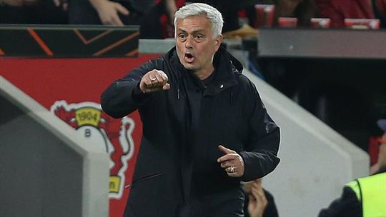 Os festejos de Mourinho pela presença na final da Liga Europa (vídeo)