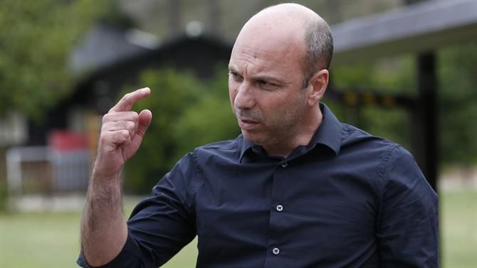 Bruno Pinheiro complica-se