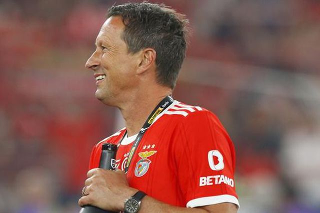 Filho de Roger Schmidt faz revelação: «O meu pai quer deixar o Benfica com quatro estrelas»
