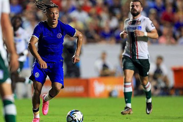 Trocou o Benfica pelos 'blues' e explica porquê