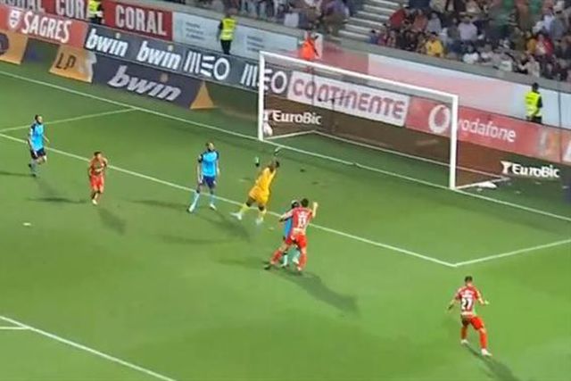 E o Caldeirão explodiu aos 90+5’ com o golo de Winck após fífia do guarda-redes (vídeo)