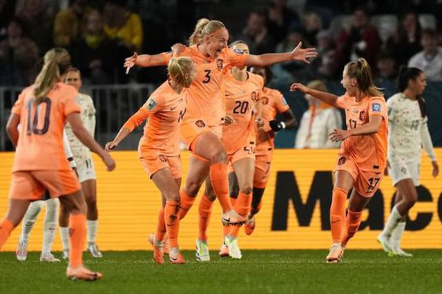 Portugal sofre golo de bola parada (vídeo)