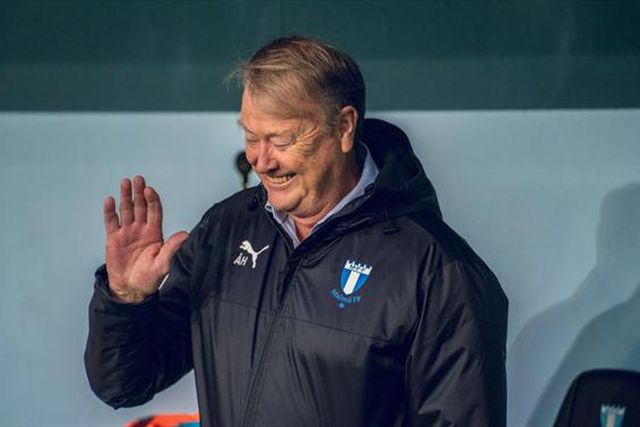 Selecionador quer deixar Ronaldo com «algumas nódoas negras»