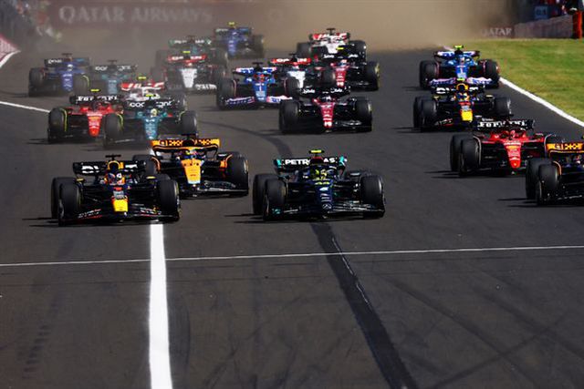 Verstappen ganha na Hungria e Red Bull melhora recorde da McLaren