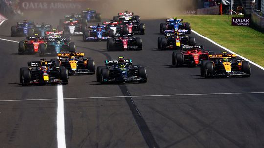 Verstappen ganha na Hungria e Red Bull melhora recorde da McLaren