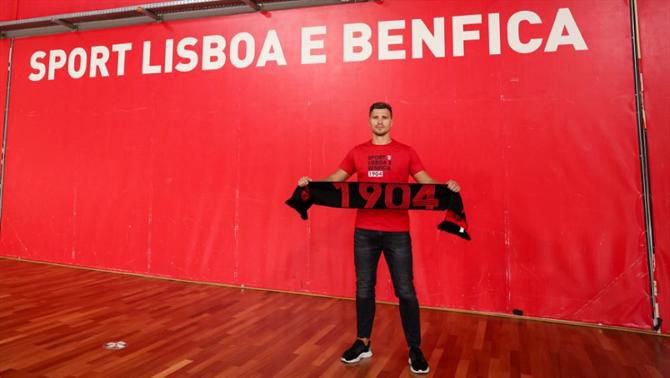 Grigoras no Benfica pela terceira época