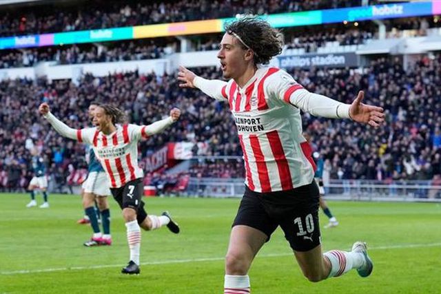 Fábio Silva pode espoletar duelo italiano