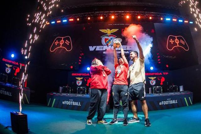 Também no feminino: Benfica é campeão nacional de futebol virtual!