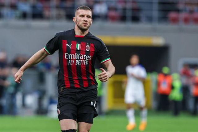 Rebic ruma à Turquia