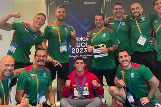 O momento em que Diogo Ribeiro recebe a medalha! (vídeo)