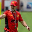 Preparador físico com Vítor Pereira e Jesus rebate críticas de Sampaoli: «Está a fugir às responsabilidades dele»