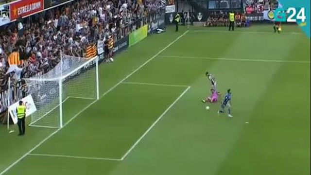 Guarda-redes do Deportivo com tarde para esquecer: 'oferece' dois golos e acaba expulso por agressão